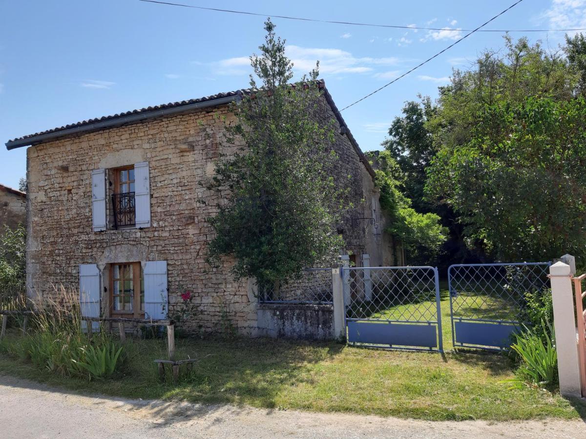 Wisteria Cottage Les Adjots Exterior photo